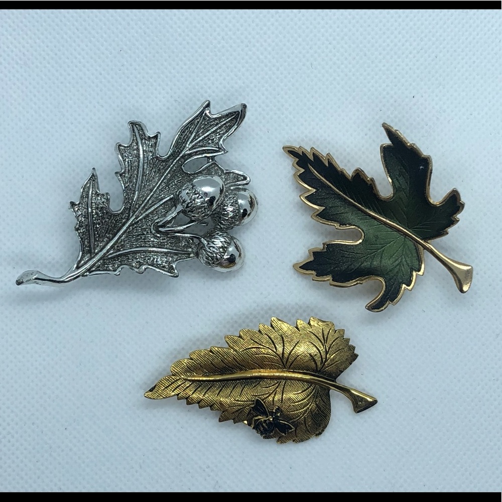 3 vintage leaf 🍁 brooch